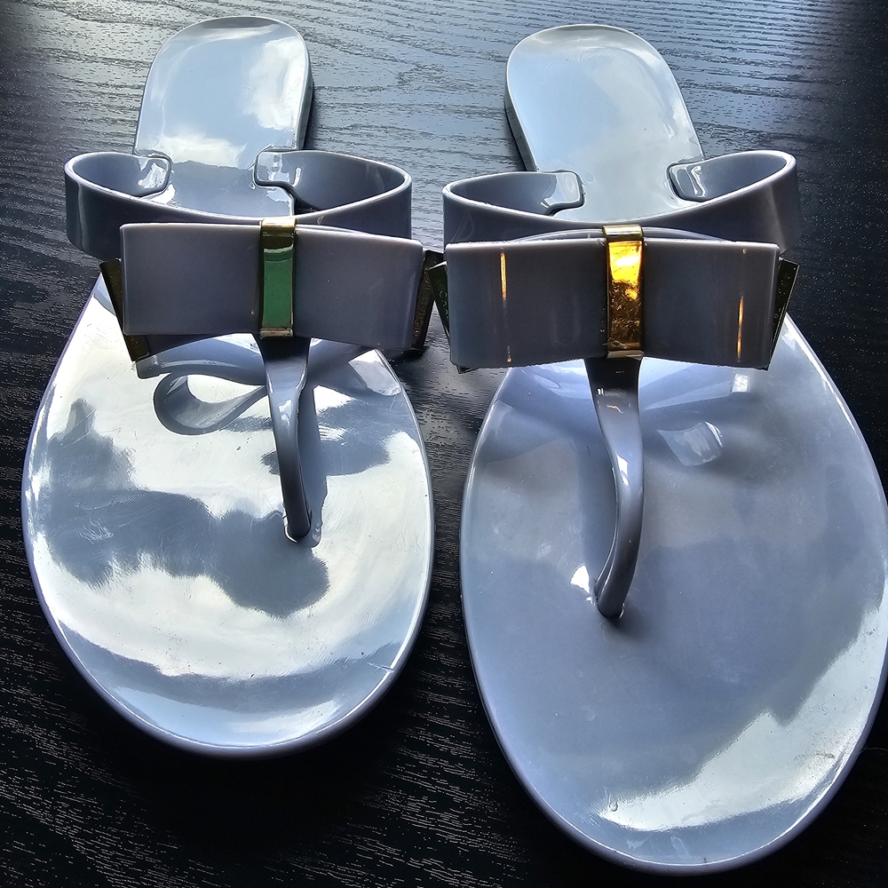 Michael Kors Periwinkle Blue Bow Sandals Flip Flops Women's Sz 9 - Picture 2 of 8